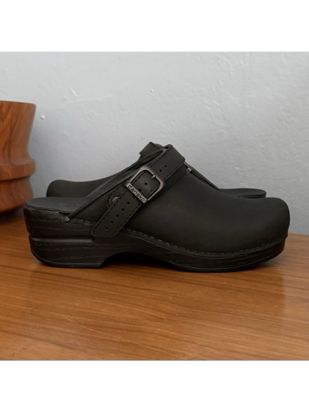 Dansko Ingrid Women's Clogs Open Back Black Oiled Leather Size 38 Comfort - Picture 2 of 12